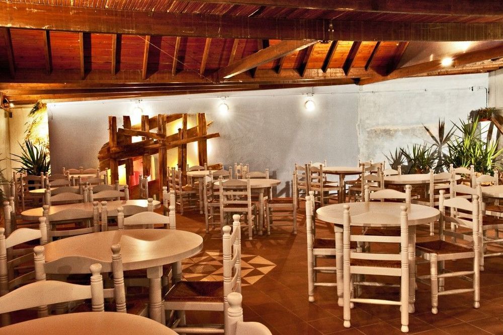 Aeolos Bay Hotel Tínos Restaurant photo