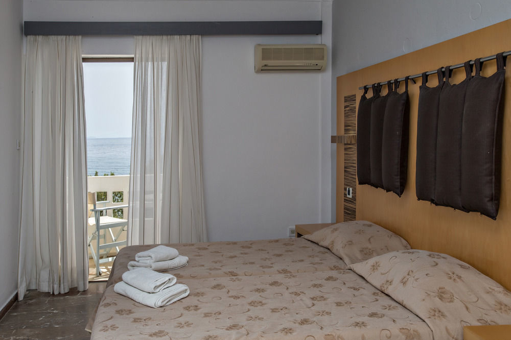 Aeolos Bay Hotel Tínos Extérieur photo