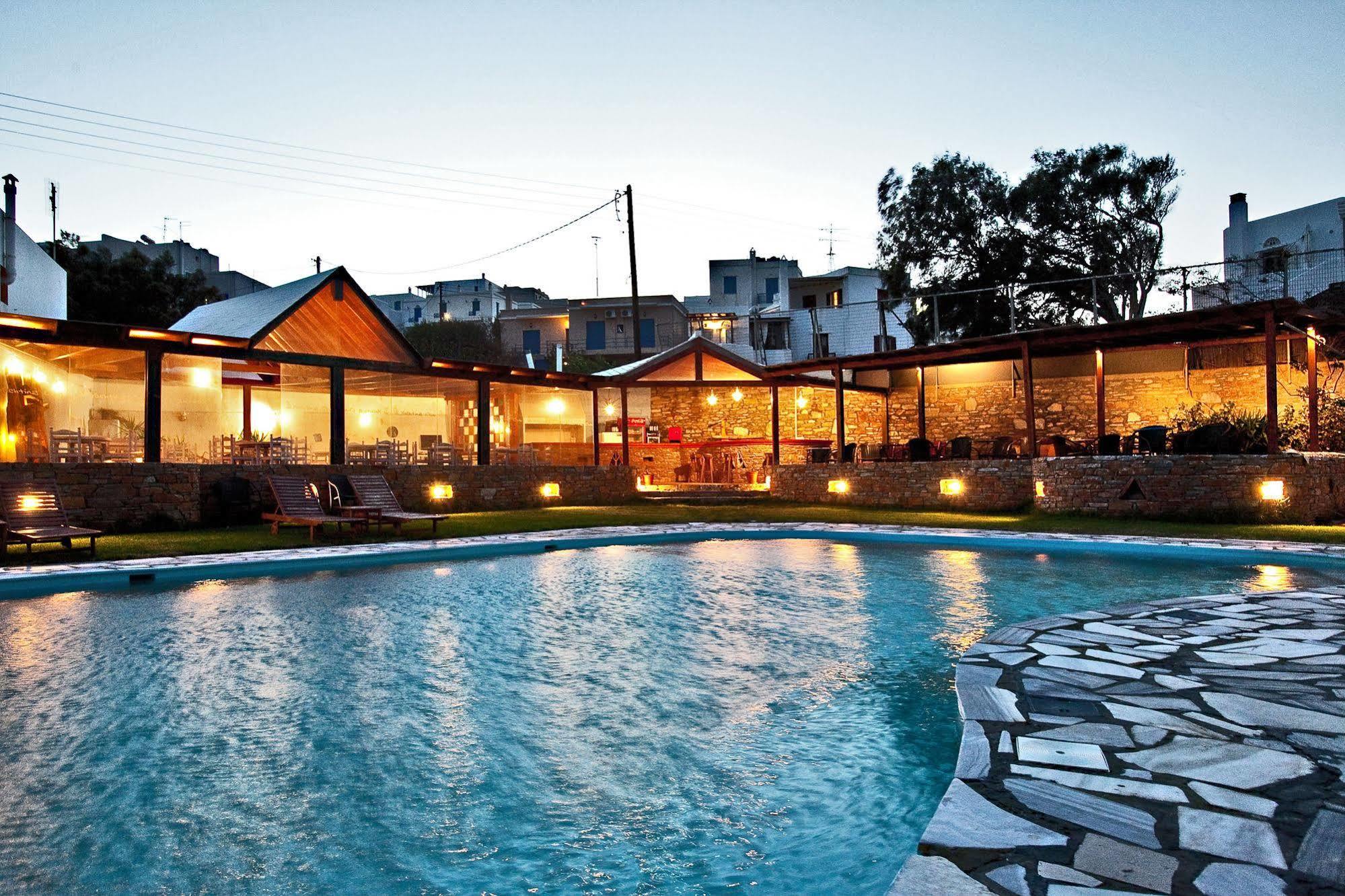 Aeolos Bay Hotel Tínos Extérieur photo