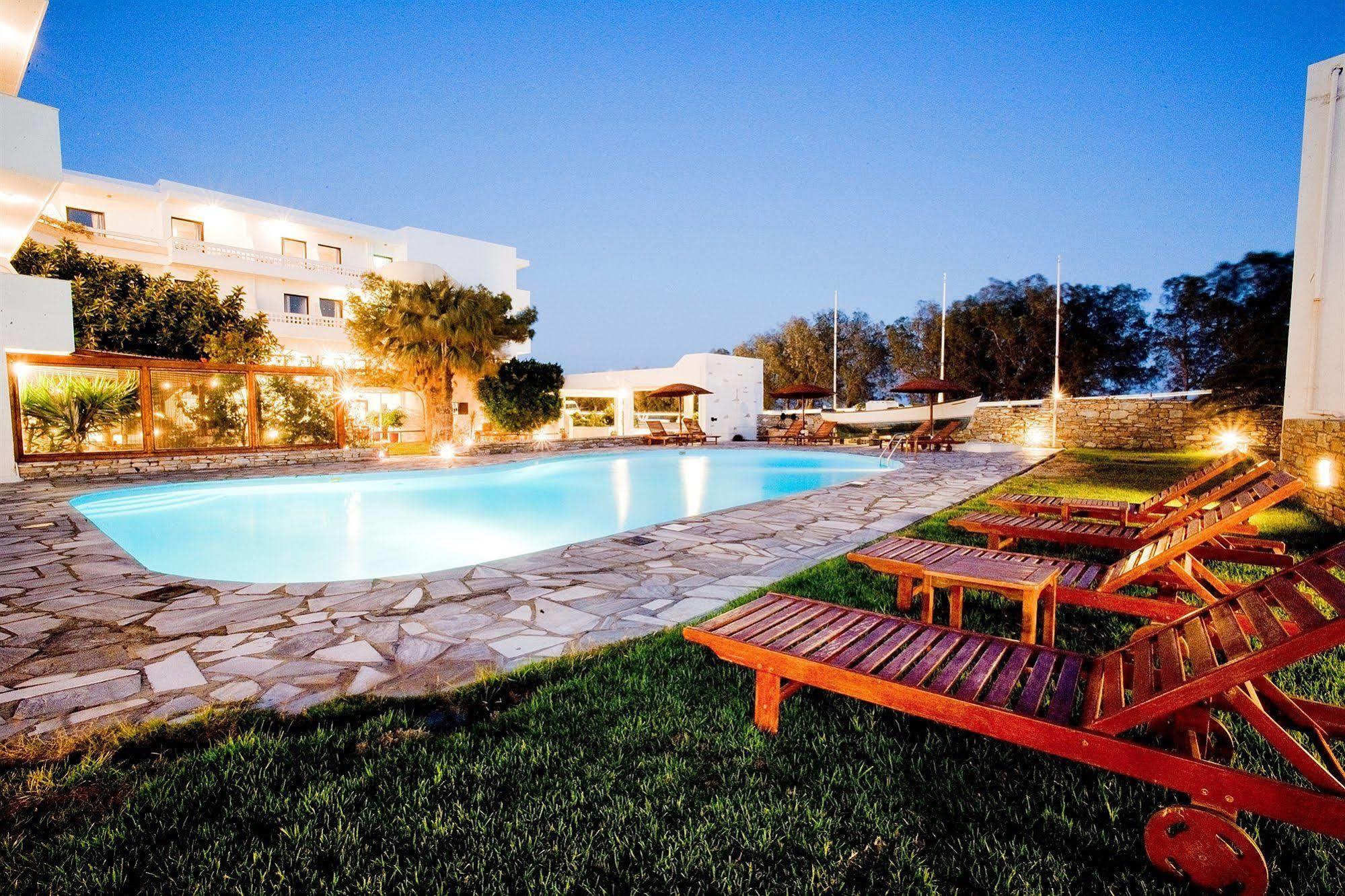 Aeolos Bay Hotel Tínos Extérieur photo