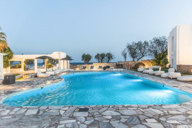 Aeolos Bay Hotel Tínos Extérieur photo