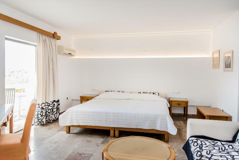 Aeolos Bay Hotel Tínos Extérieur photo